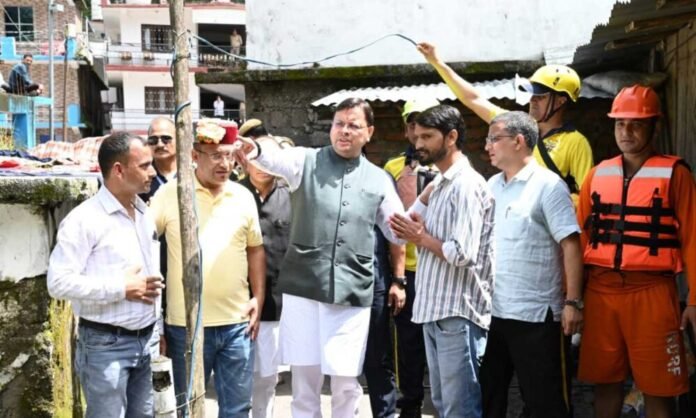 स्यानाचट्टी आपदा: सीएम ने प्रभावितों से मिल कर सुनी समस्याएं, हर संभव सहायता का आश्वाशन