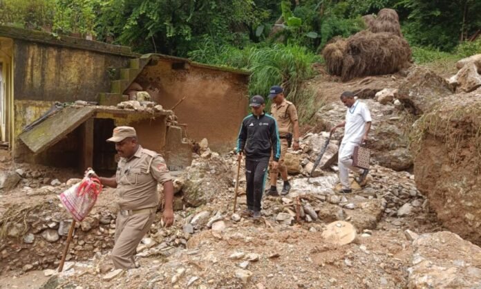 डीएम बागेश्वर पहुंचे पौंसारी एवं बैसानी क्षेत्र का निरीक्षण करने, दिए ये निर्देश…