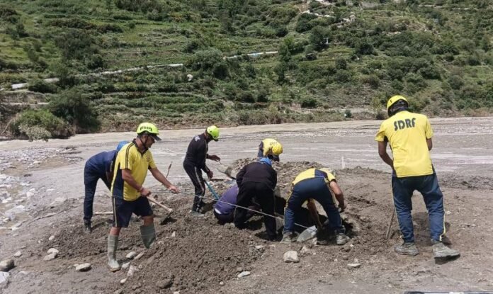 लापता लोगों की तलाश जारी, भूवैज्ञानिक दल ने किया धराली-हर्षिल निरीक्षण