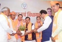 केंद्र और राज्य सरकार की उपलब्धियां जन-जन तक पहुंचाने पर जोर…