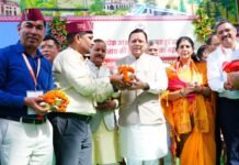 सीएम धामी ने हर्रावाला से वेरावल के लिए विशेष ट्रेन को दिखाई हरी झंडी, 700 श्रद्धालु रवाना…