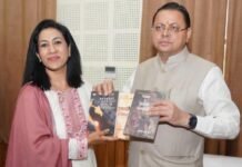 सीएम धामी से मिलीं साहित्यकार डॉ. योजना साह जैन, तीन साहित्यिक कृतियां भेंट कीं…