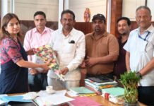 विभिन्न मांगों को लेकर शिक्षा सचिव से मिला शिक्षक संघ का प्रतिनिधिमण्डल