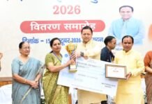 मेधावी विद्यार्थी उत्तराखंड के उज्ज्वल भविष्य के आधार स्तंभ : धामी